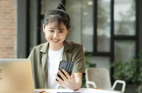 快连VPN 手机与电脑共用同一账号的多端协作场景